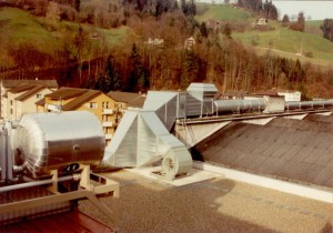 Oldószer-visszanyerő berendezés Svájcban